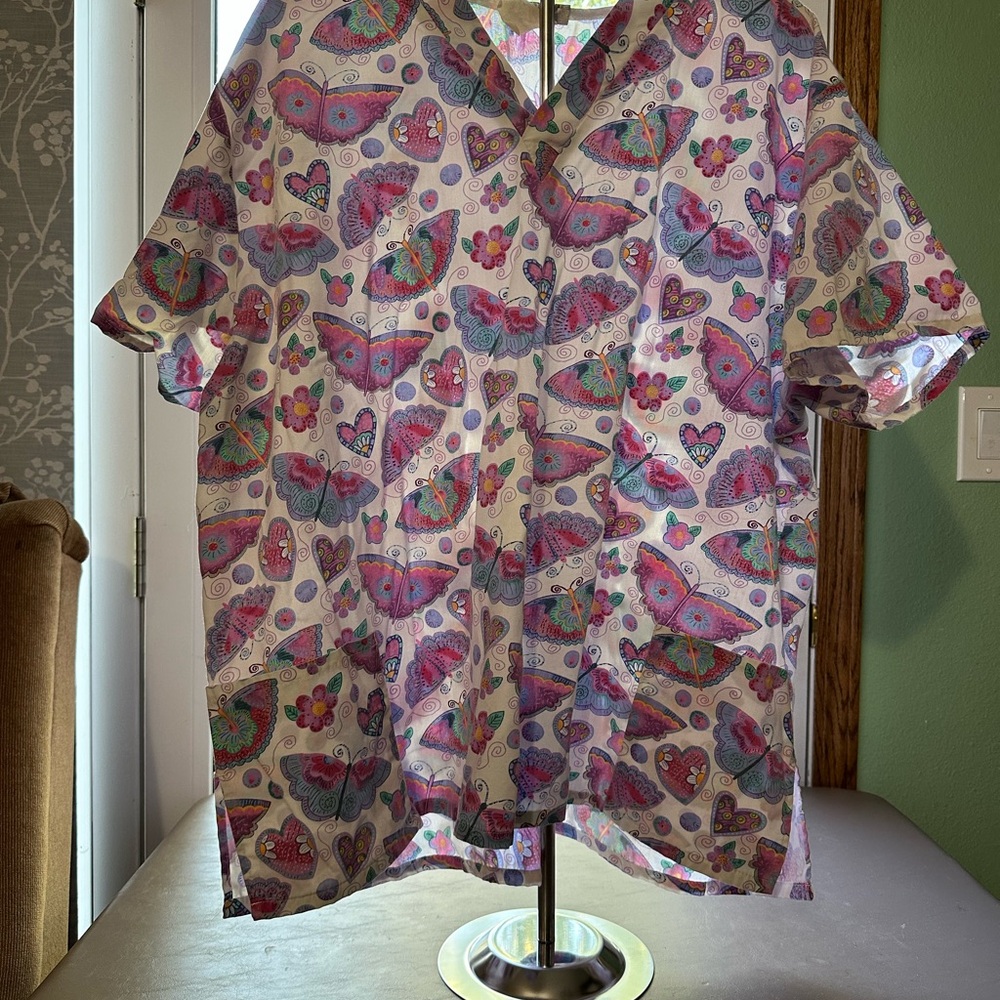 Colorful Butterfly Print Scrub Top Women’s